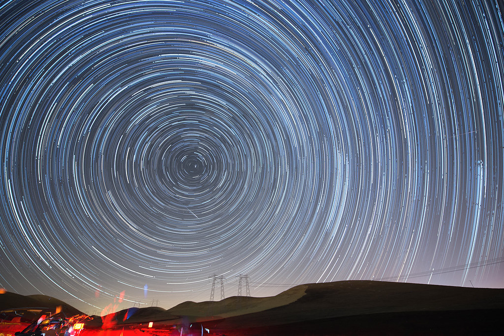 北の空の星の軌跡